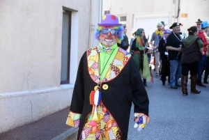 Bas-en-Basset : une grande famille de clowns pour le défilé de Carnaval