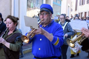 Bas-en-Basset : une grande famille de clowns pour le défilé de Carnaval