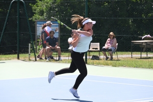 Tennis : encore raté pour Aravane Rezaï à Tence, Salas et Bouquier vainqueurs