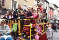 Yssingeaux : la foule pour accompagner le cortège du Carnaval (photos et vidéo)