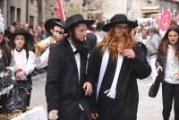 Yssingeaux : la foule pour accompagner le cortège du Carnaval (photos et vidéo)