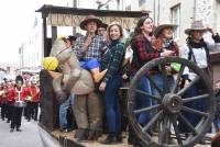 Yssingeaux : la foule pour accompagner le cortège du Carnaval (photos et vidéo)