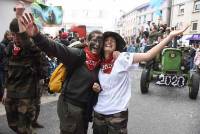 Yssingeaux : la foule pour accompagner le cortège du Carnaval (photos et vidéo)