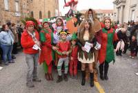 Yssingeaux : la foule pour accompagner le cortège du Carnaval (photos et vidéo)