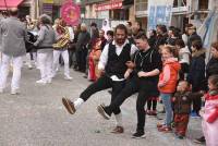 Yssingeaux : la foule pour accompagner le cortège du Carnaval (photos et vidéo)