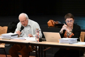 Sandrine Chaussinand au côté du maire Jean-Paul Lyonnet