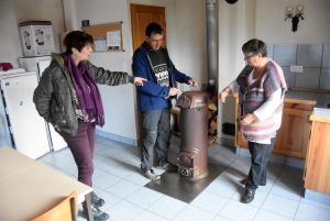 Ce poêle Godin est l&#039;ancien de l&#039;école de Piny Bas