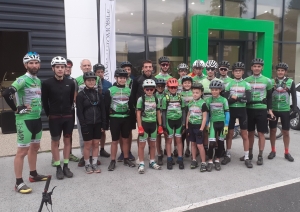 Cyclisme : les jeunes coureurs de l&#039;UC Puy-en-Velay rencontrent Jordan Sarrou