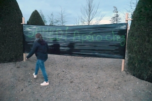 Monistrol-sur-Loire : ils placardent des affiches et des banderoles pour l&#039;anniversaire de leur ami