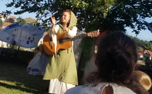 Montfaucon-en-Velay : un auditoire captivé par des histoires fabuleuses et des chants enchanteurs