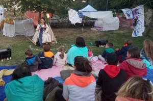 Montfaucon-en-Velay : un auditoire captivé par des histoires fabuleuses et des chants enchanteurs