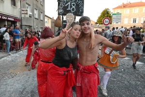 Montfaucon-en-Velay : les classes en 2 ont mis l&#039;ambiance dans les rues