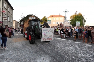 Montfaucon-en-Velay : les classes en 2 ont mis l&#039;ambiance dans les rues