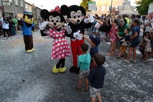 Montfaucon-en-Velay : les classes en 2 ont mis l&#039;ambiance dans les rues