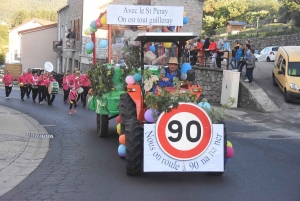 Dunières : la grande fête pour les trente ans du défilé des classes (vidéo)