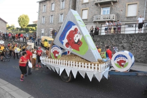 Dunières : la grande fête pour les trente ans du défilé des classes (vidéo)