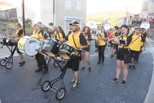 Dunières : la grande fête pour les trente ans du défilé des classes (vidéo)