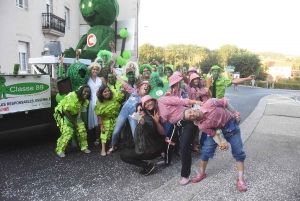 Dunières : la grande fête pour les trente ans du défilé des classes (vidéo)