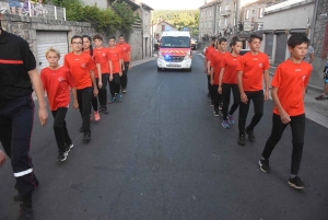 Dunières : la grande fête pour les trente ans du défilé des classes (vidéo)