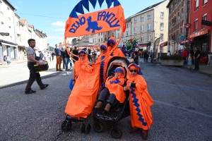 Yssingeaux : le Carnaval a retrouvé le public et le soleil (photos + vidéo)