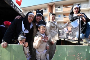 Yssingeaux : le Carnaval a retrouvé le public et le soleil (photos + vidéo)