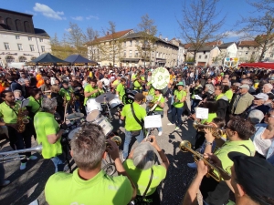 Yssingeaux : le Carnaval a retrouvé le public et le soleil (photos + vidéo)