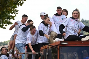 Bas-en-Basset : un corso tout feu tout flamme à la fête patronale (vidéo)