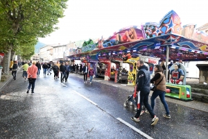 Bas-en-Basset : un corso tout feu tout flamme à la fête patronale (vidéo)