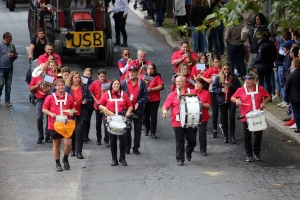 Bas-en-Basset : un corso tout feu tout flamme à la fête patronale (vidéo)