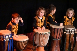 Les Villettes : un spectacle africain pour la soirée familiale de l&#039;école privée