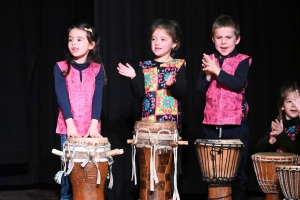 Les Villettes : un spectacle africain pour la soirée familiale de l&#039;école privée