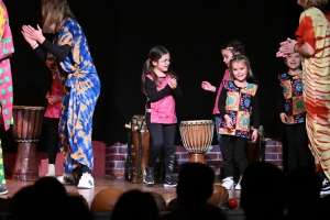 Les Villettes : un spectacle africain pour la soirée familiale de l&#039;école privée