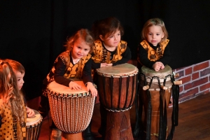 Les Villettes : un spectacle africain pour la soirée familiale de l&#039;école privée