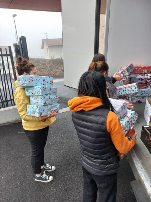 Yssingeaux : le lycée Eugénie-Joubert joue au Père Noël pour les Restos du coeur