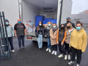 Yssingeaux : le lycée Eugénie-Joubert joue au Père Noël pour les Restos du coeur