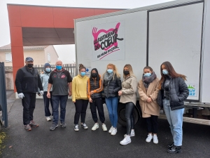 Yssingeaux : le lycée Eugénie-Joubert joue au Père Noël pour les Restos du coeur