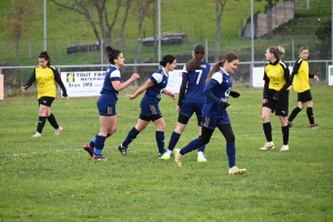 Foot, coupe féminine à 8 : Saint-Pierre-Eynac surclasse Saint-Pal-de-Mons en demi-finale