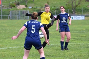 Foot, coupe féminine à 8 : Saint-Pierre-Eynac surclasse Saint-Pal-de-Mons en demi-finale