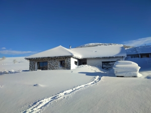 Le village des Estables prend un mètre de neige en quelques heures