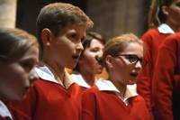 L&#039;église résonne des chants des choristes de la Maîtrise du Puy