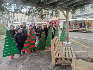 Yssingeaux : des résidents du Volcan ont participé aux décorations de Noël en ville