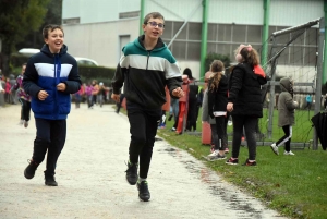 Yssingeaux : les écoliers de Jean-de-la-Fontaine à fond pour le Skippy Club