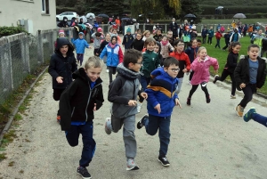 Yssingeaux : les écoliers de Jean-de-la-Fontaine à fond pour le Skippy Club