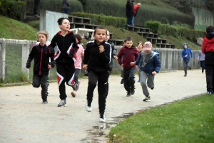 Yssingeaux : les écoliers de Jean-de-la-Fontaine à fond pour le Skippy Club