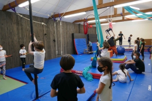 Du cirque à l’école publique de la Chapelle-d’Aurec