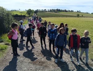 Les Villettes : les écoliers font un P&#039;tit tour à pied à Blanzac