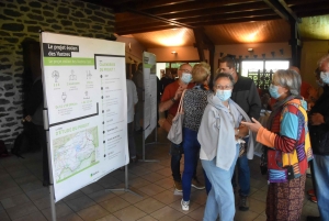 Les Vastres : la population locale à la rencontre des promoteurs du projet éolien