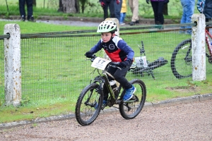 VTT à Sainte-Sigolène : la course des U9 en photos