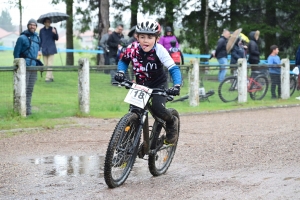 VTT à Sainte-Sigolène : la course des U9 en photos