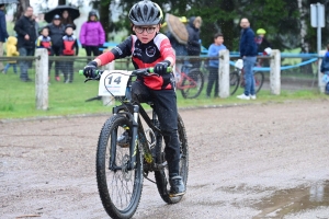 VTT à Sainte-Sigolène : la course des U9 en photos